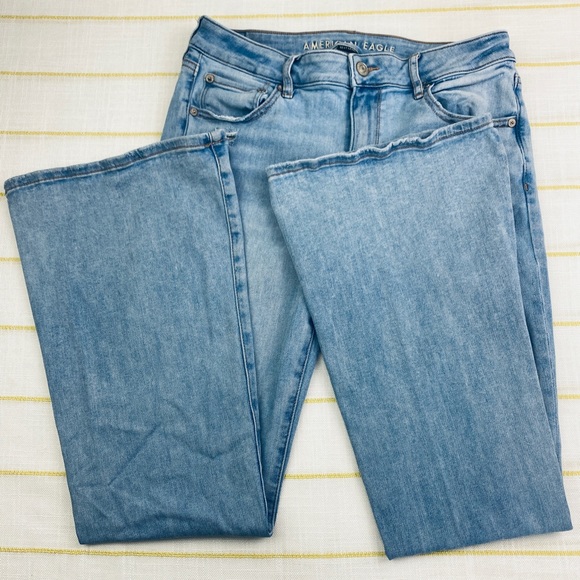 American Eagle Outfitters Denim - AE Ne(x)t Level Low-Rise ripped Flare Jean in color Dreamy Indigo